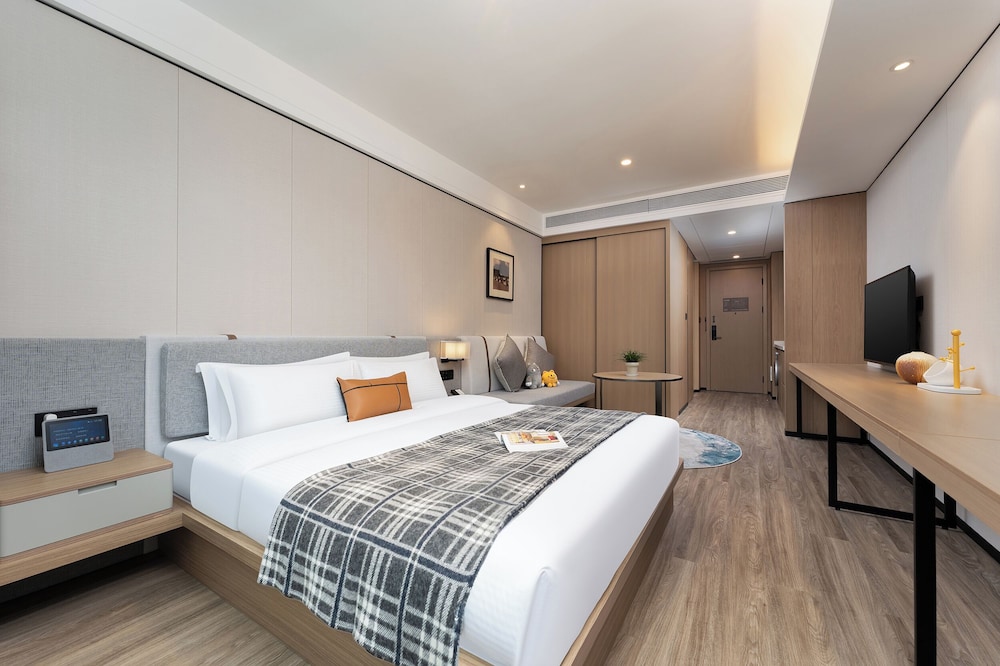 cm serviced apartment shenzhen dongmen