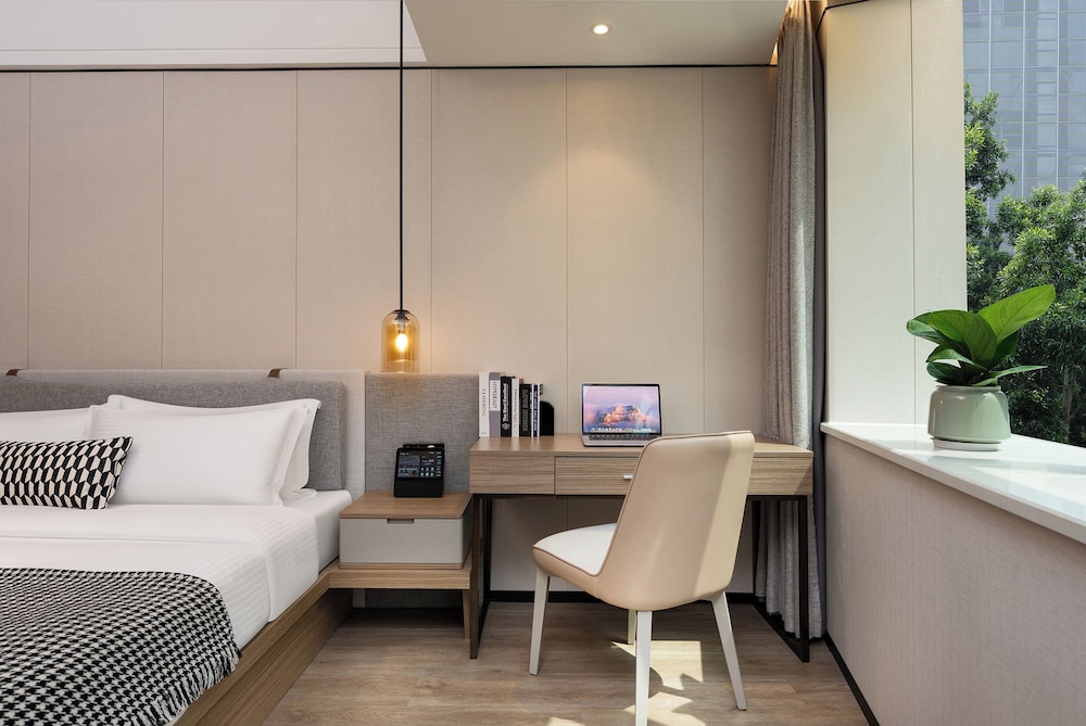 cm serviced apartment shenzhen dongmen