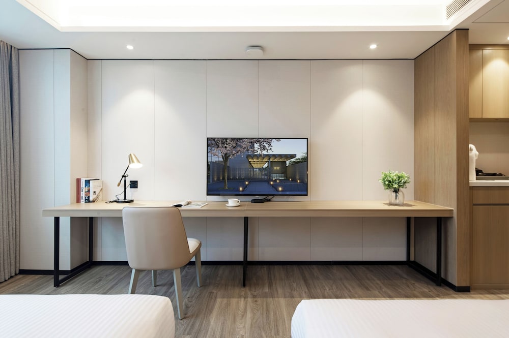 cm serviced apartment shenzhen dongmen