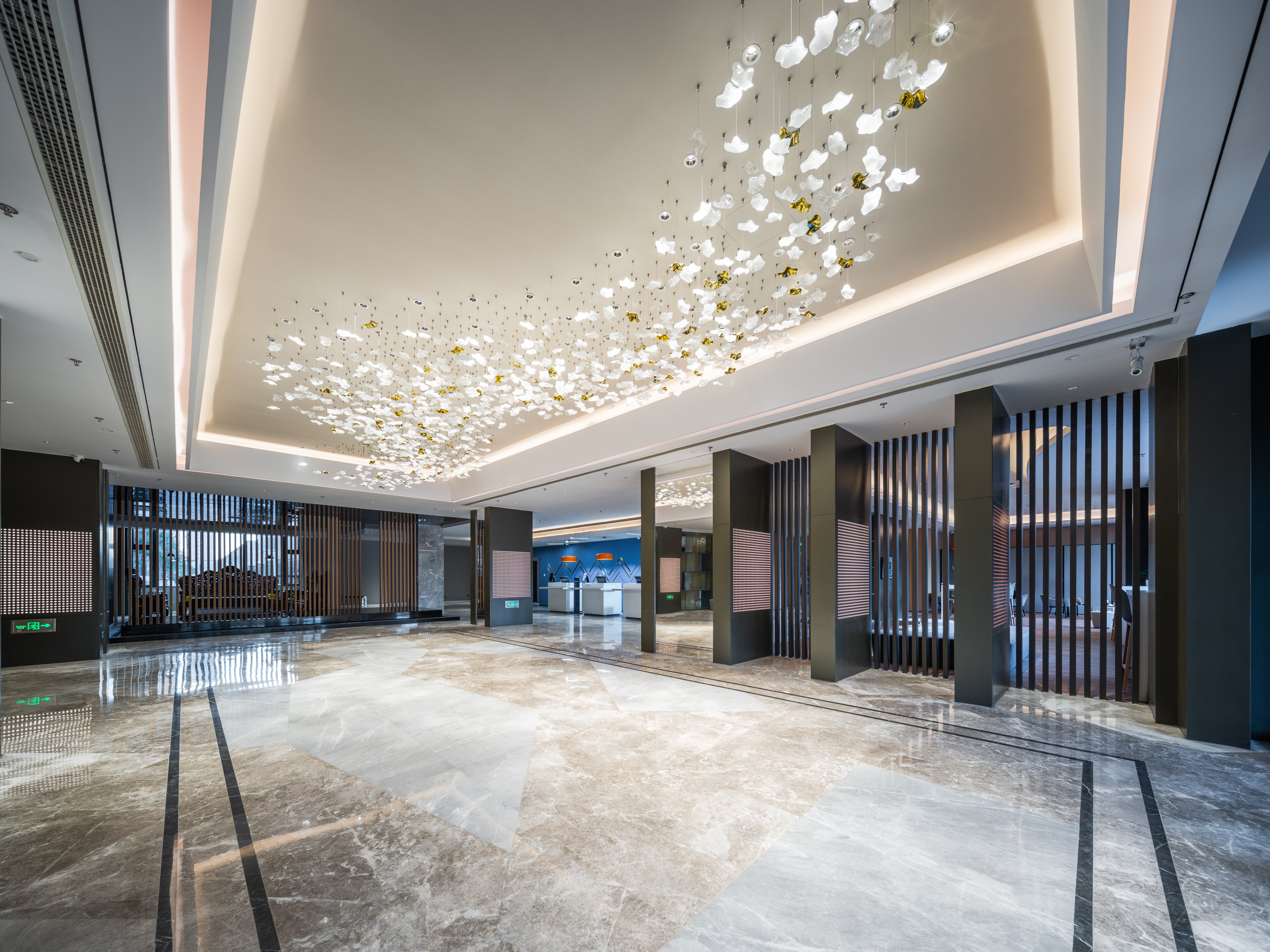 holiday inn express xinji city center an ihg hotel