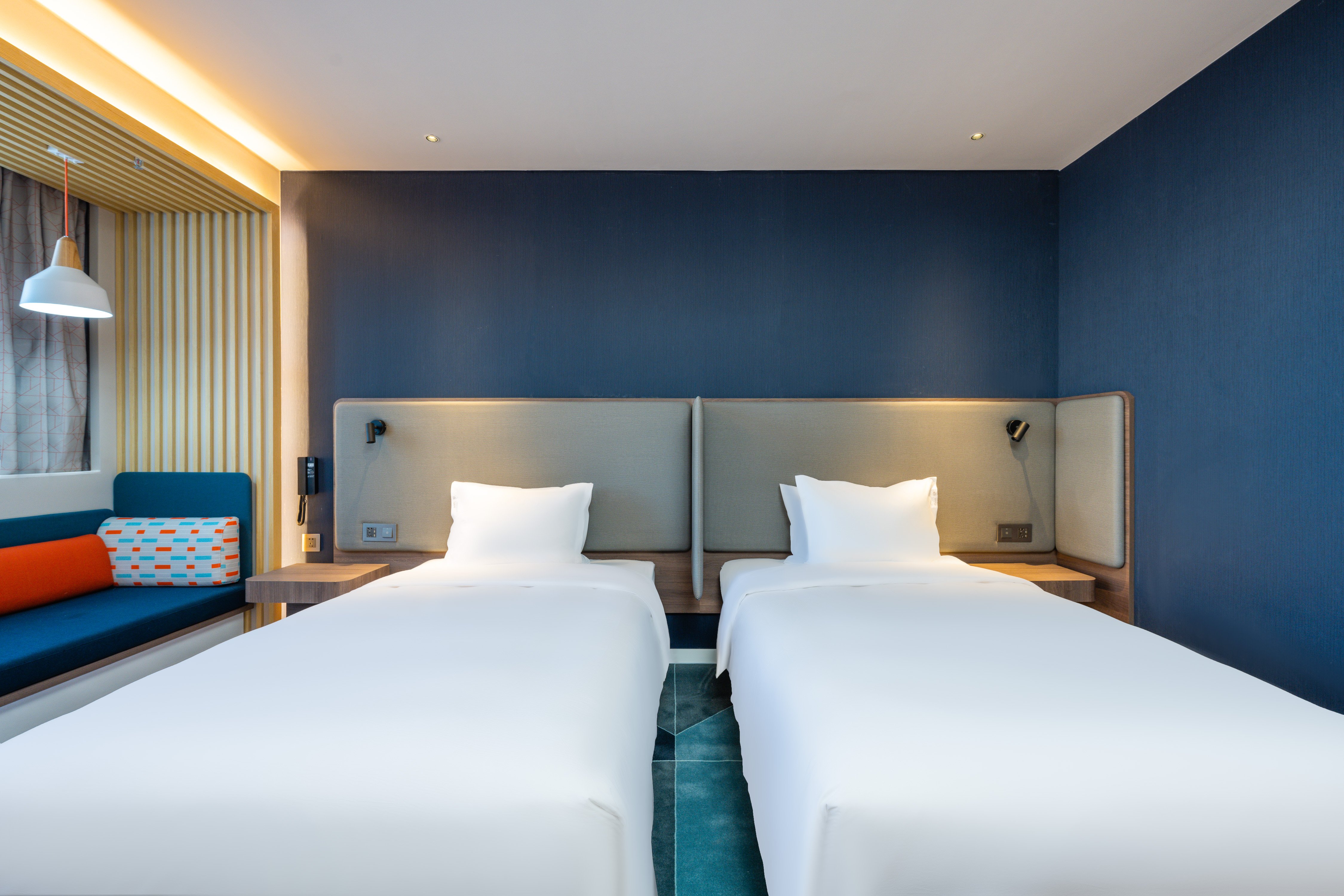 holiday inn express xinji city center an ihg hotel