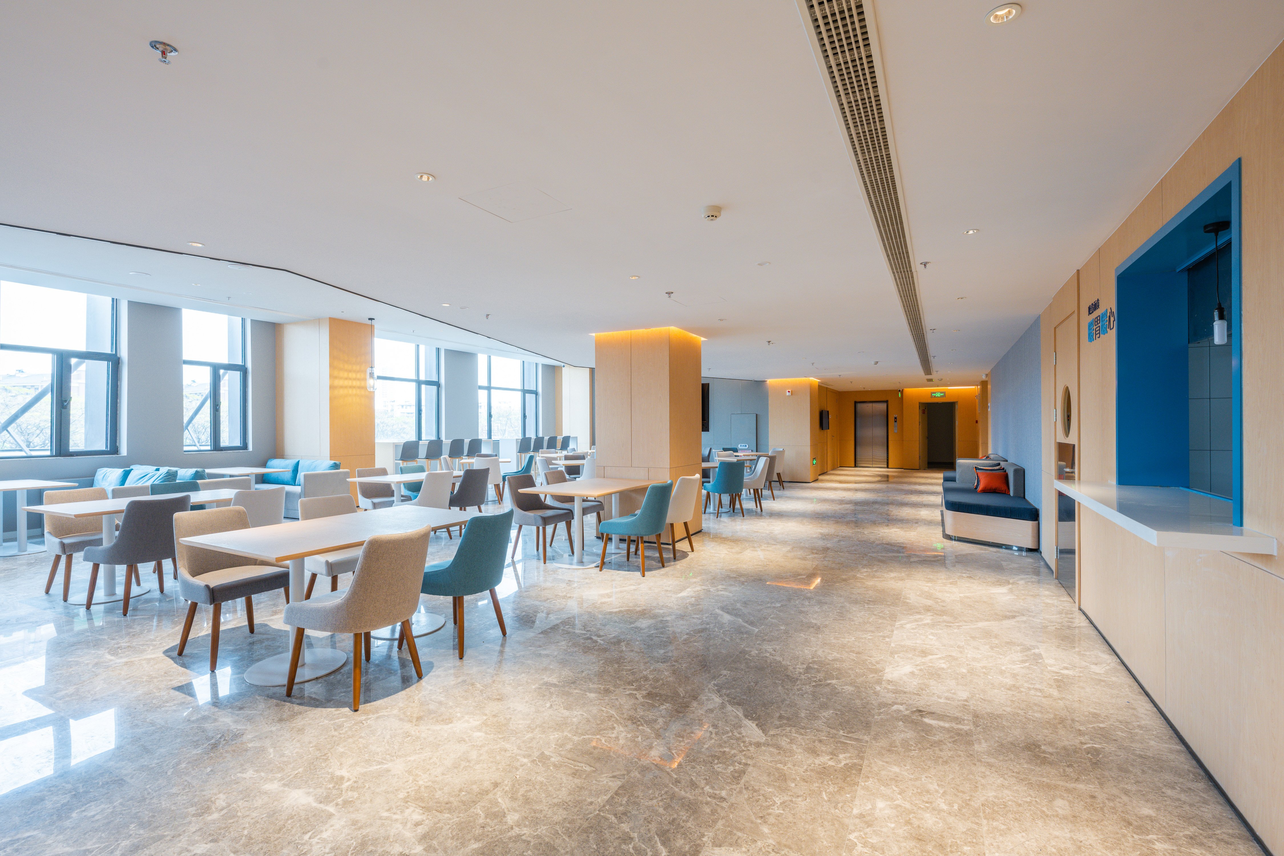holiday inn express xinji city center an ihg hotel