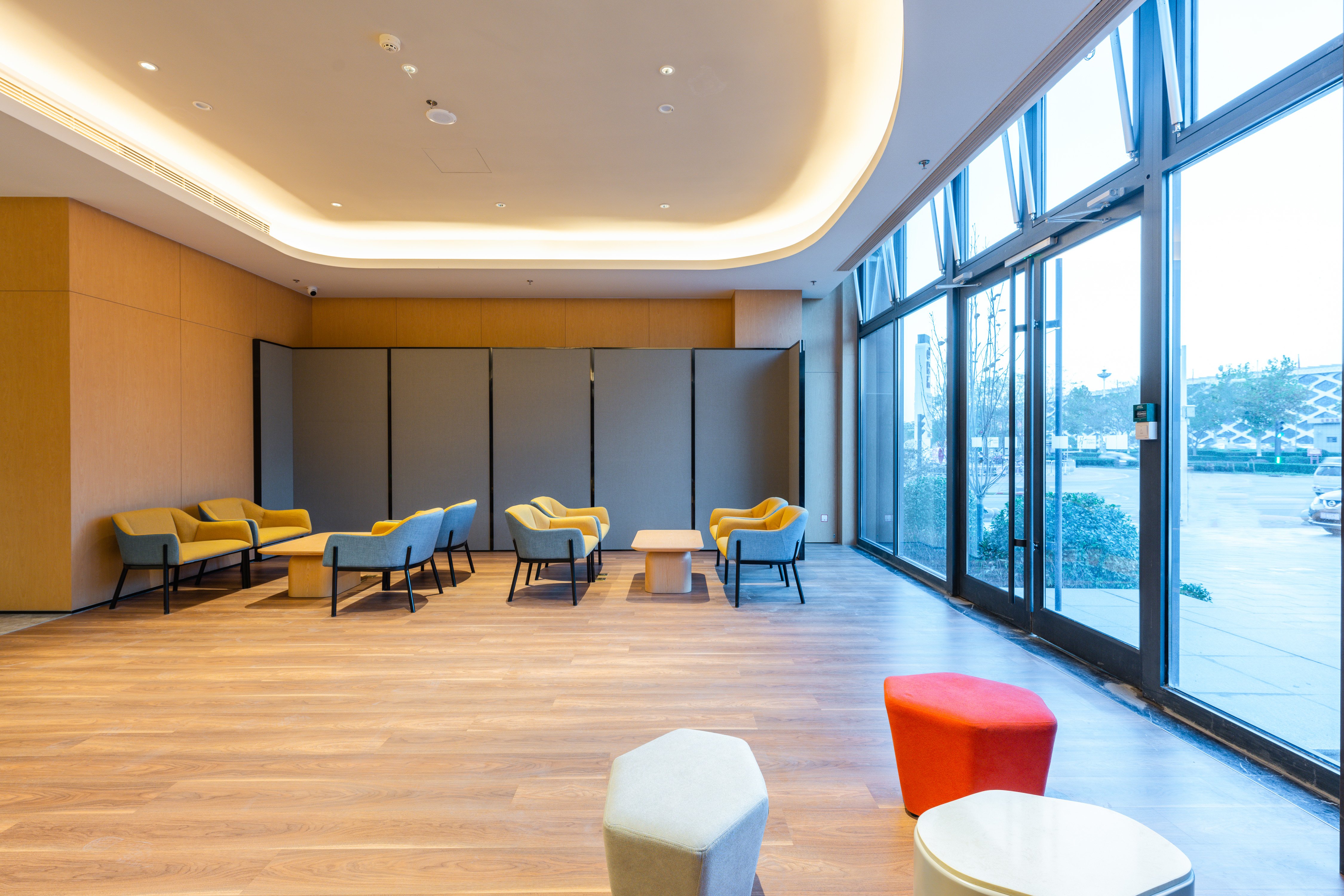 holiday inn express xinji city center an ihg hotel