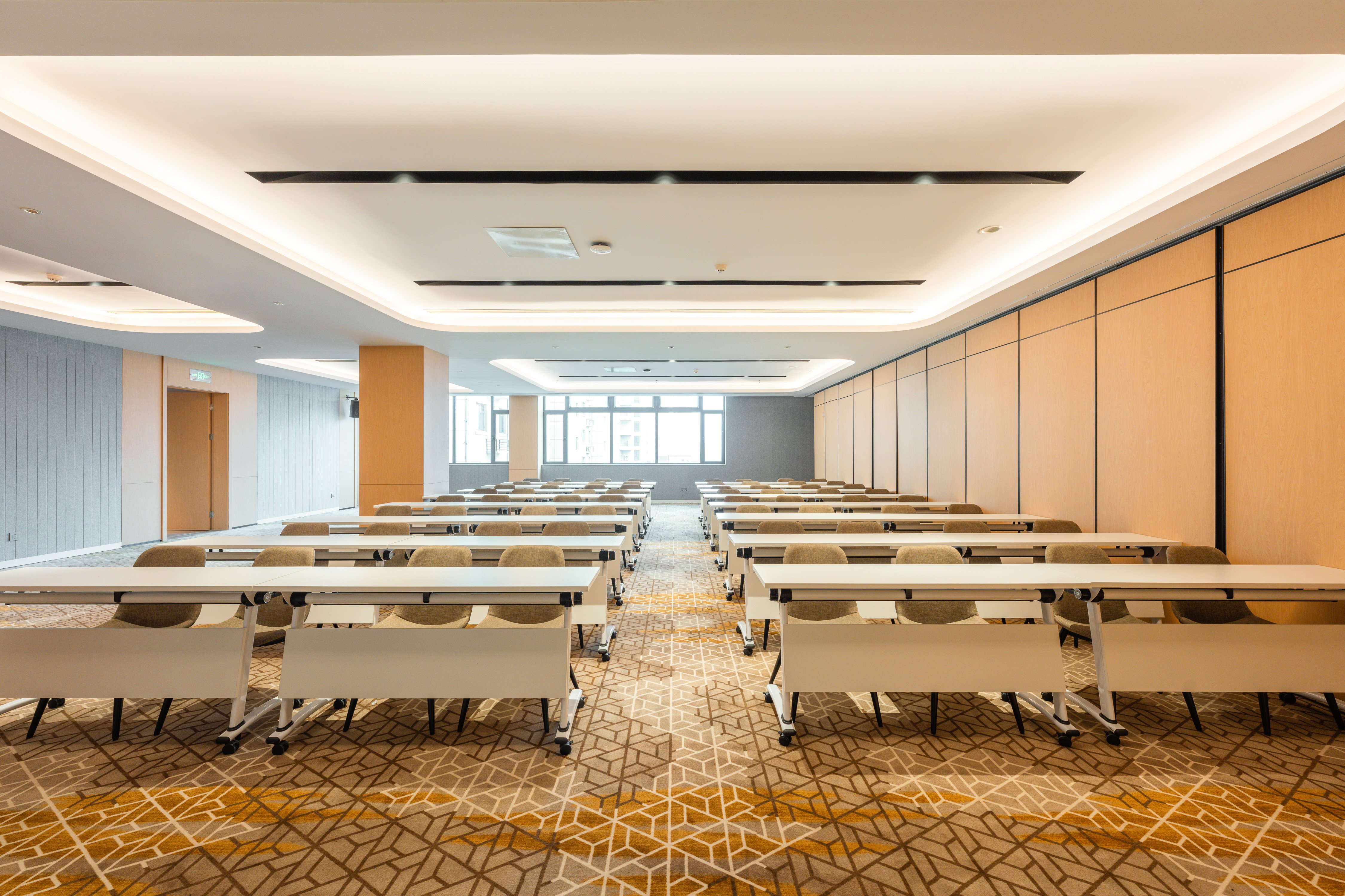 holiday inn express xinji city center an ihg hotel