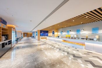 holiday inn express xinji city center an ihg hotel