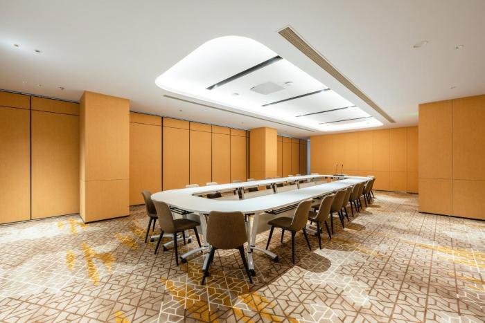 holiday inn express xinji city center an ihg hotel