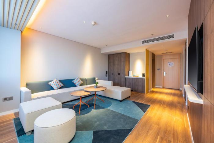 holiday inn express xinji city center an ihg hotel