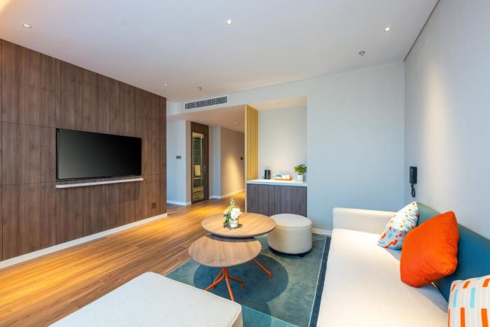 holiday inn express xinji city center an ihg hotel
