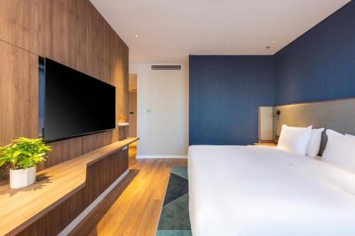 holiday inn express xinji city center an ihg hotel