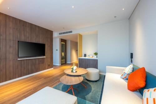 holiday inn express xinji city center an ihg hotel