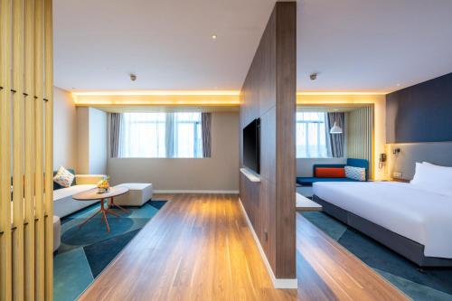 holiday inn express xinji city center an ihg hotel