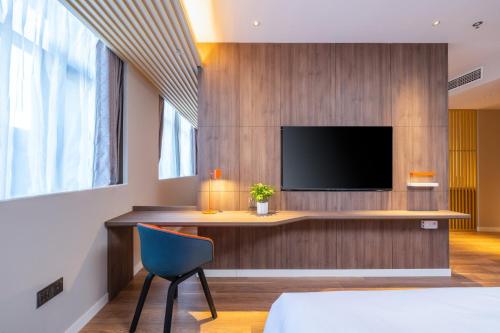 holiday inn express xinji city center an ihg hotel
