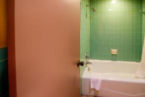 tennessee mountain lodge riverside by oyo