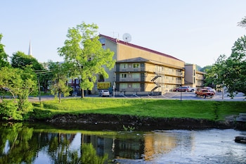 tennessee mountain lodge riverside by oyo