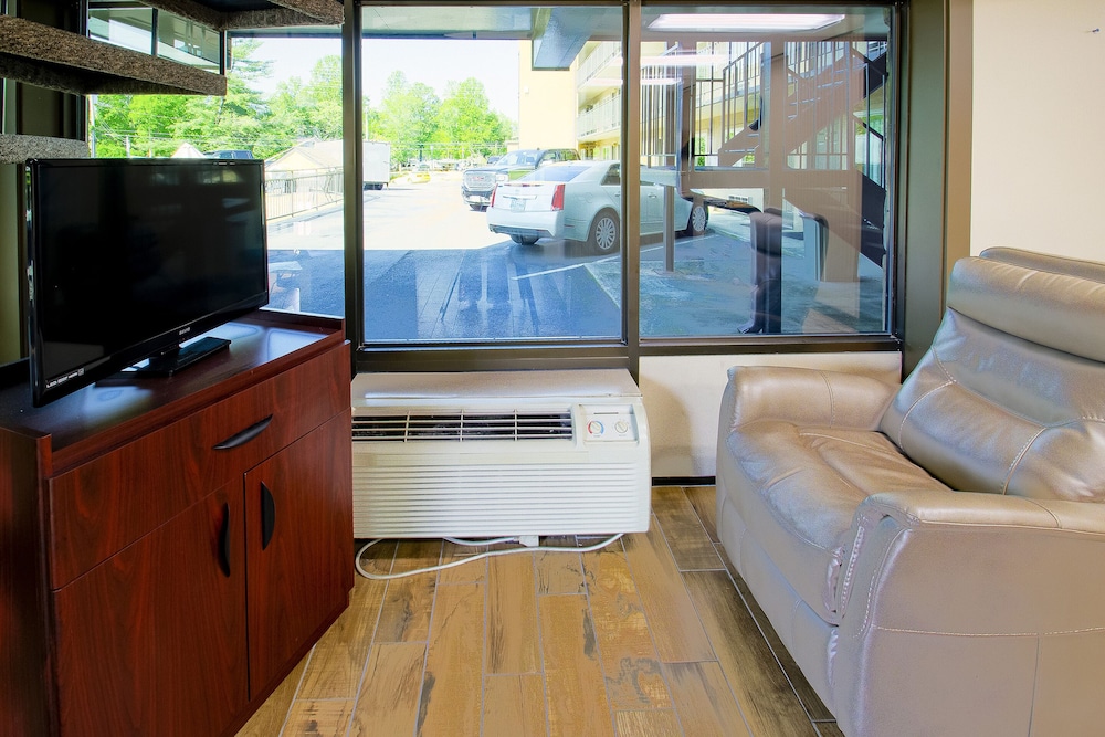 tennessee mountain lodge riverside by oyo