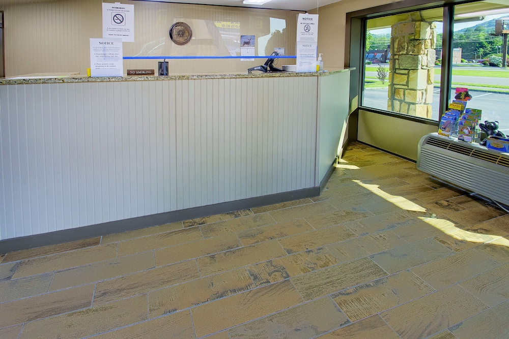 tennessee mountain lodge riverside by oyo