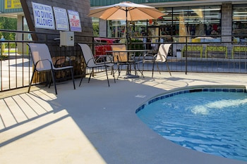 tennessee mountain lodge riverside by oyo