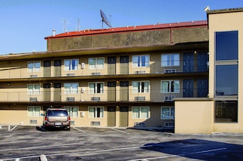 tennessee mountain lodge riverside by oyo