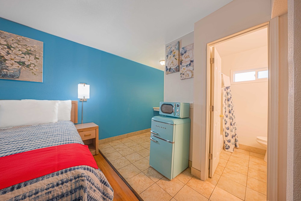 royal gateway motel by oyo