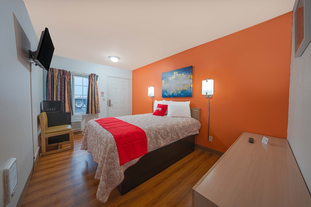 royal gateway motel by oyo