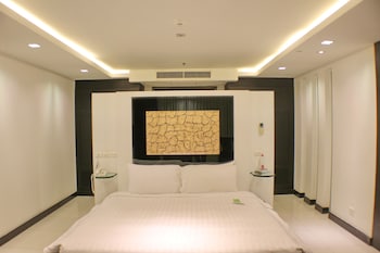 nova suites pattaya by compass hospitality