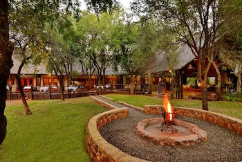 black rhino game lodge