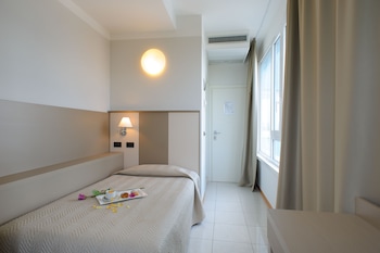 hotel cristallo riccione