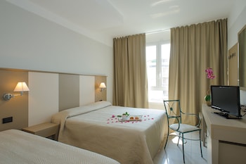 hotel cristallo riccione