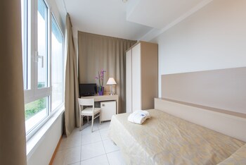 hotel cristallo riccione