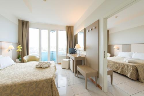 hotel cristallo riccione