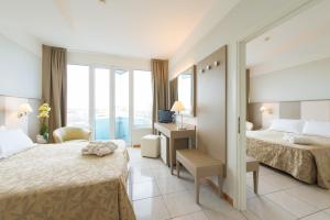 hotel cristallo riccione