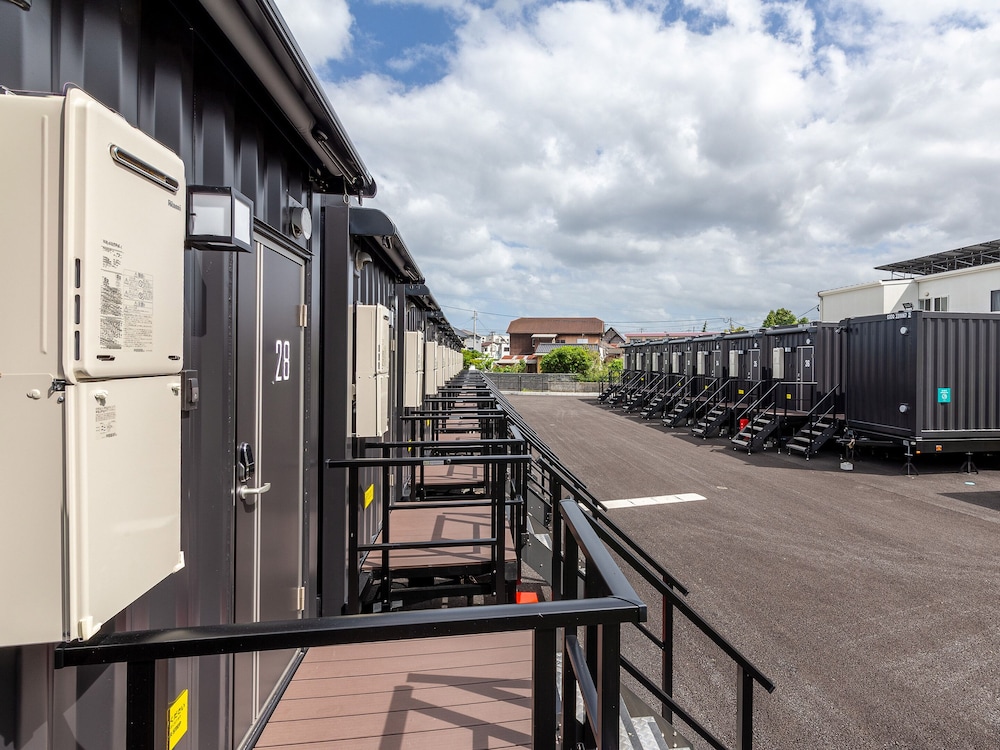 hotel r9 the yard buzen