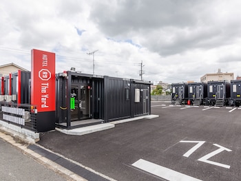 hotel r9 the yard buzen