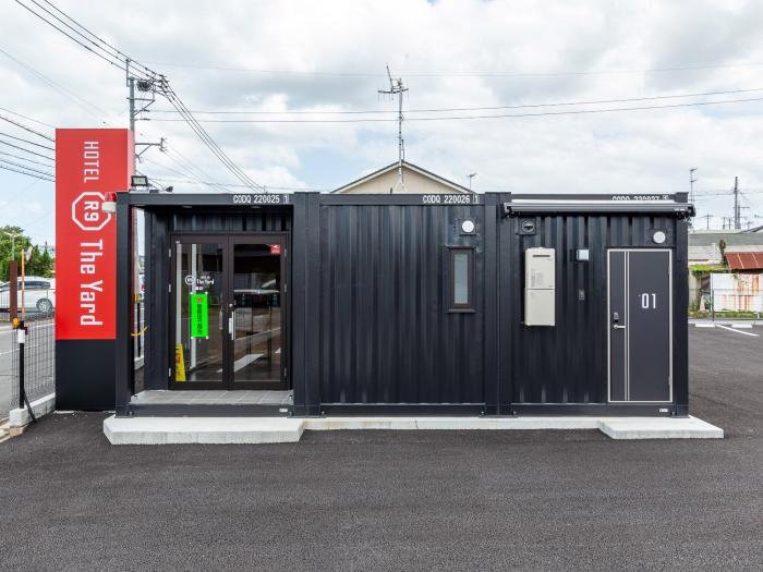 hotel r9 the yard buzen