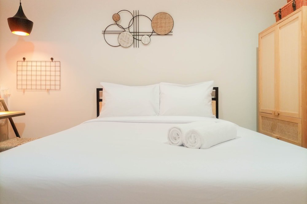 cozy studio room at patraland amarta apartment