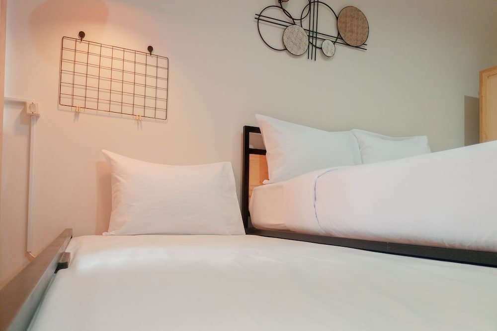 cozy studio room at patraland amarta apartment