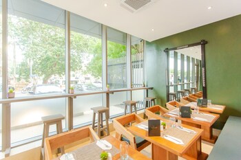 accra luxury apartments at the lennox