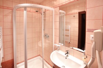 hotel zlata hvezda trebon