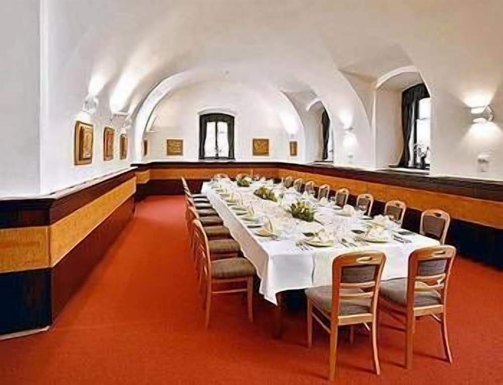 hotel zlata hvezda trebon