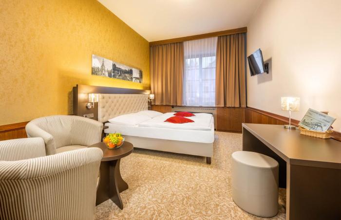 hotel zlata hvezda trebon