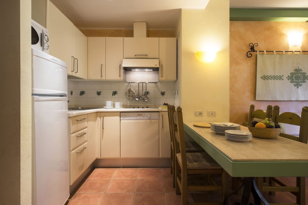 lantana resort hotel and apartments