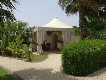 Lantana Resort Hotel & Apartments,,4 star