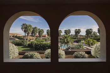 lantana resort hotel and apartments