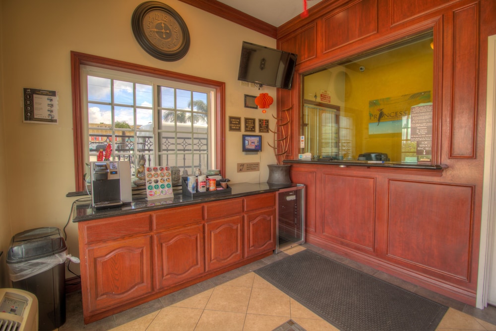 Princess Inn,Orange>>Midway City,3 star