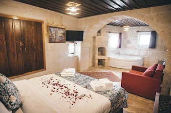 tale cave in