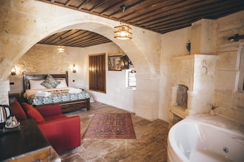tale cave in