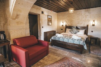 tale cave in