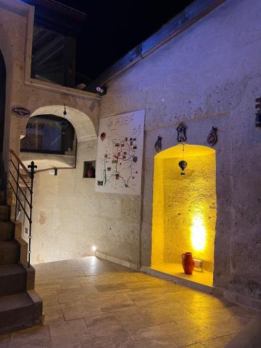 tale cave in