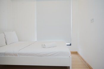 comfort and serene 2br at sky house bsd apartment