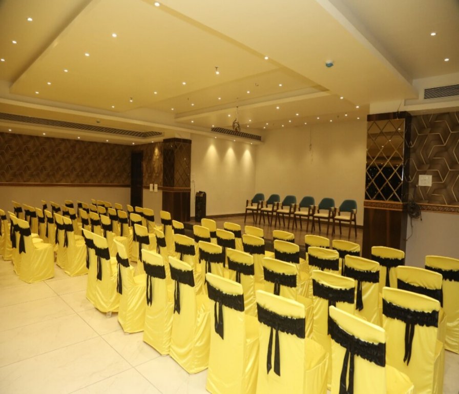 Hotel Poonam Residency,Wardha>>Nagpur,3 star